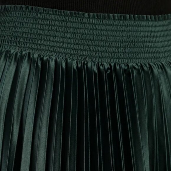 NWT Lulus Sophisticated Vision Emerald Green Satin Pleated Midi Skirt - Size M - Picture 3 of 6